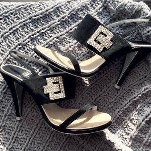 Vintage, Velvet Charles Jourdan Paris Heels!